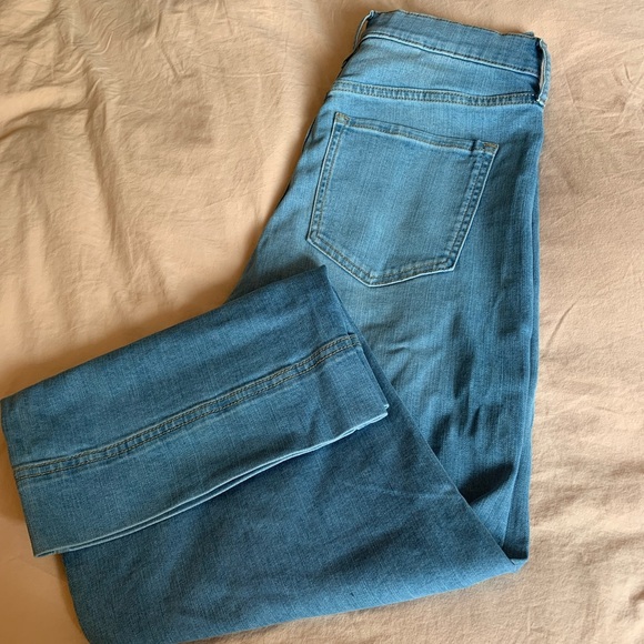 Banana Republic wide leg cropped jeans - Picture 3 of 3